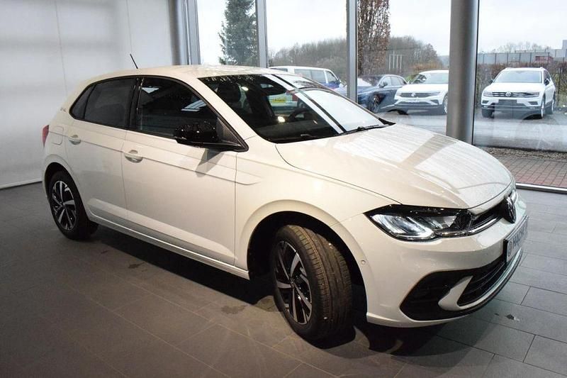 Gebraucht VW Polo Goal 95 PS (69 kW) 2024 Weiß Limousine