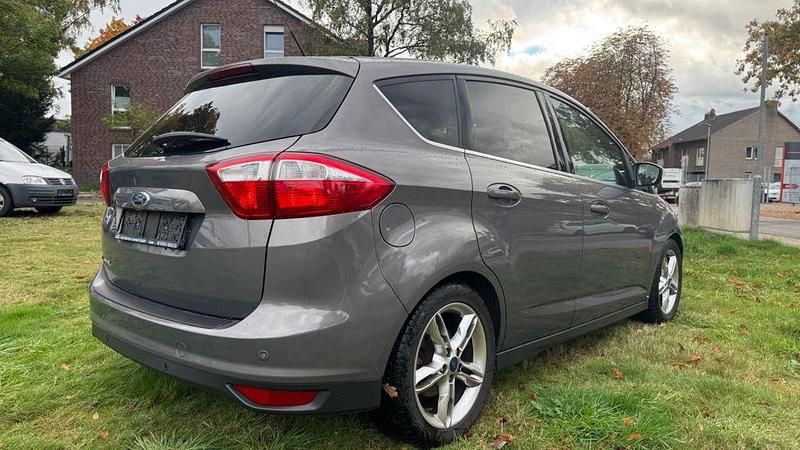 Gebraucht Ford C-MAX Titanium 140 PS (102 kW) 2015 Braun Van / Kleinbus