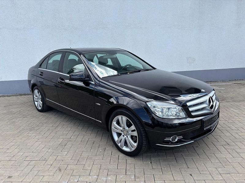 Schwarz Gebraucht 2011 Mercedes C180 Limousine | 10.900 € (Guter Preis) - Bild 1/4