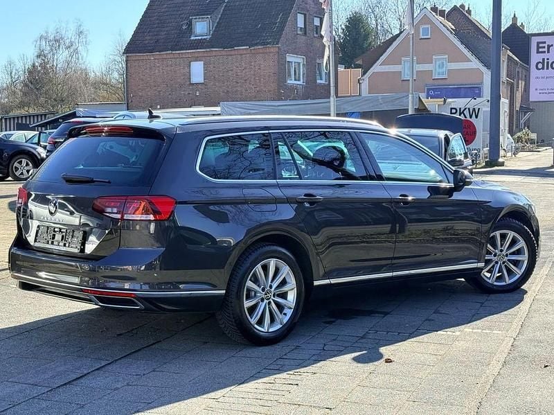 Gebraucht VW Passat Elegance 200 PS (147 kW) 2021 Mangangrau (metallic) Kombi