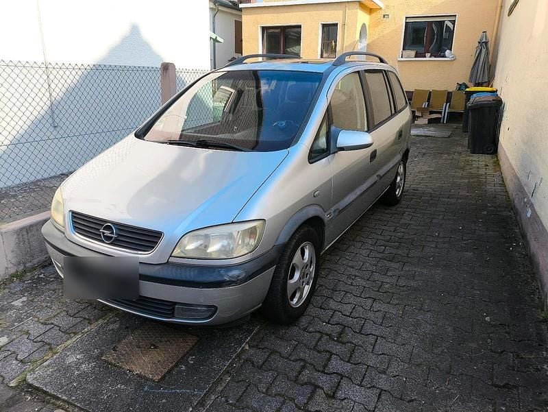 Gebraucht Opel Zafira 125 PS (91 kW) 2001 Silber Van / Kleinbus