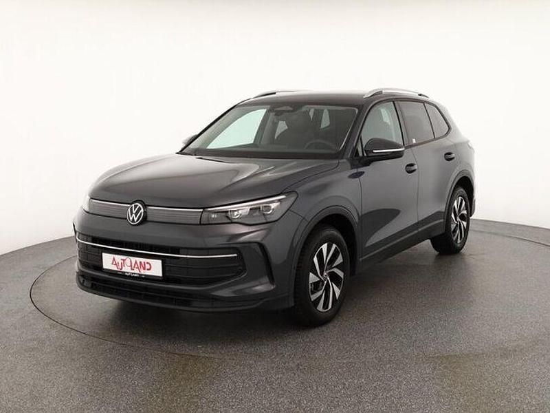 Grau Gebraucht 2024 VW Tiguan SUV | 36.490 € (Fairer Preis) - Bild 1/4