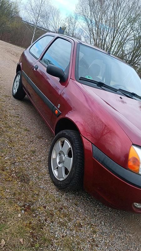 Gebraucht Ford Fiesta 75 PS (55 kW) 2001 Rot Kleinwagen