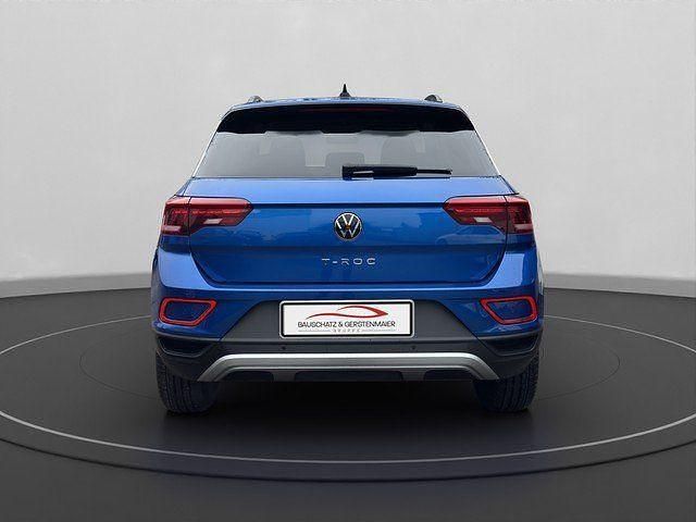 Gebraucht VW T-Roc Move 150 PS (110 kW) 2024 Ravennablau SUV