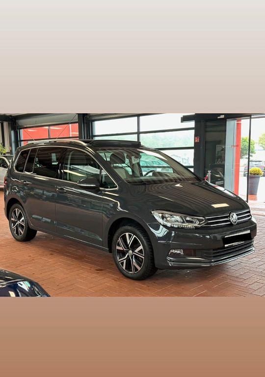Gebraucht VW Touran Highline 150 PS (110 kW) 2020 Grau Van / Kleinbus