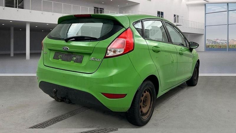 Gebraucht Ford Fiesta Trend 75 PS (55 kW) 2013 Grün Kleinwagen