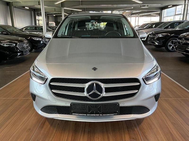 Gebraucht Mercedes B200 Business 163 PS (119 kW) 2019 Silber Kleinwagen
