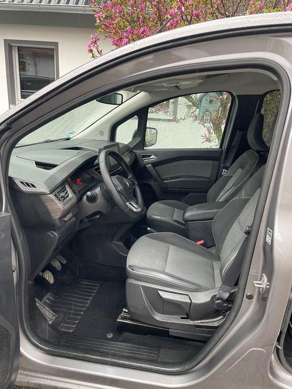 Usado Renault Kangoo Techno 131 HP (96 kW) 2023 Cinzento Monovolume