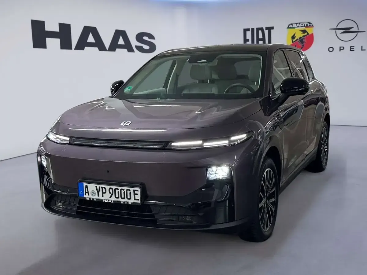 Gebraucht Leapmotor B10 160 kW (218 PS) 2025 Violett SUV