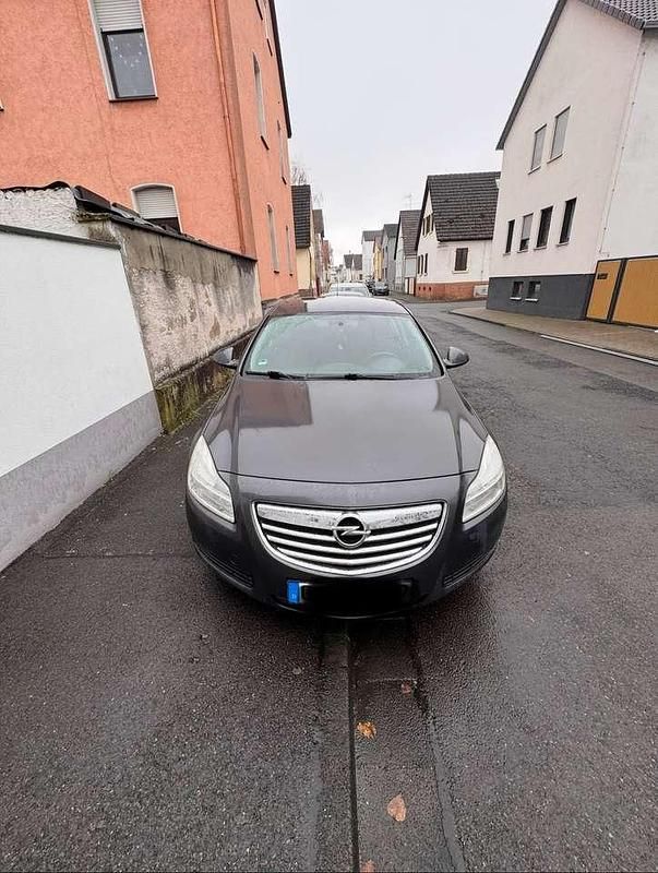 Gebraucht Opel Insignia Edition 110 PS (80 kW) 2011 Grau Limousine