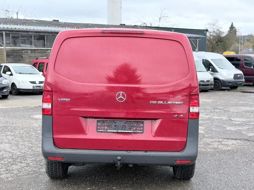 Gebraucht Mercedes Vito 163 PS (119 kW) 2015 Rot Van