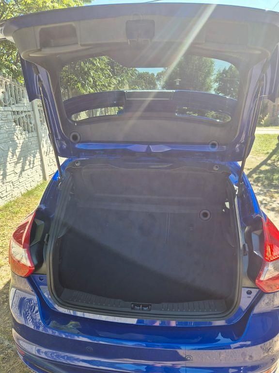 Gebraucht Ford Focus ST 250 PS (183 kW) 2012 Blau Limousine