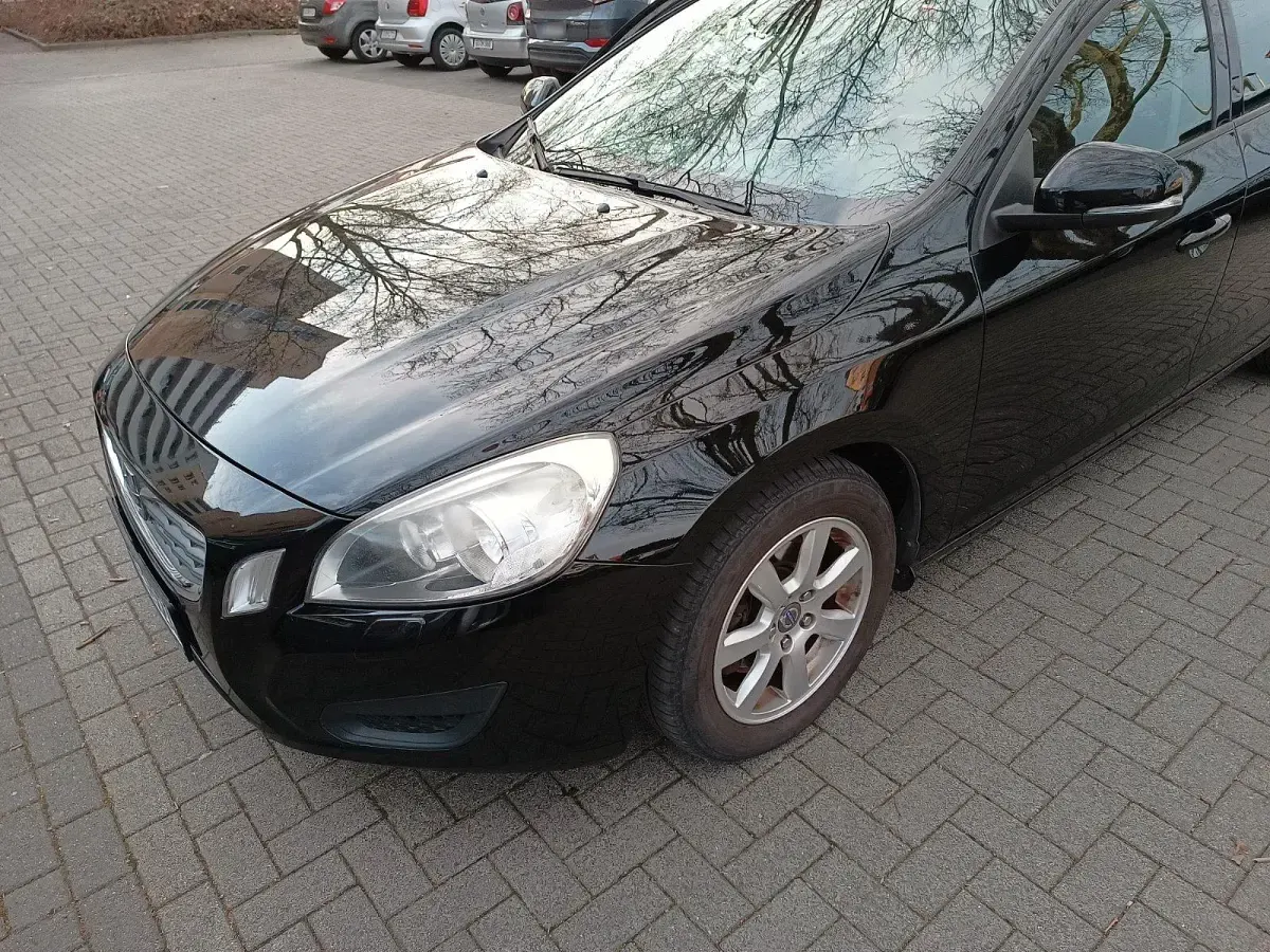 Gebraucht Volvo V60 112 PS (82 kW) 2012 Schwarz Kombi