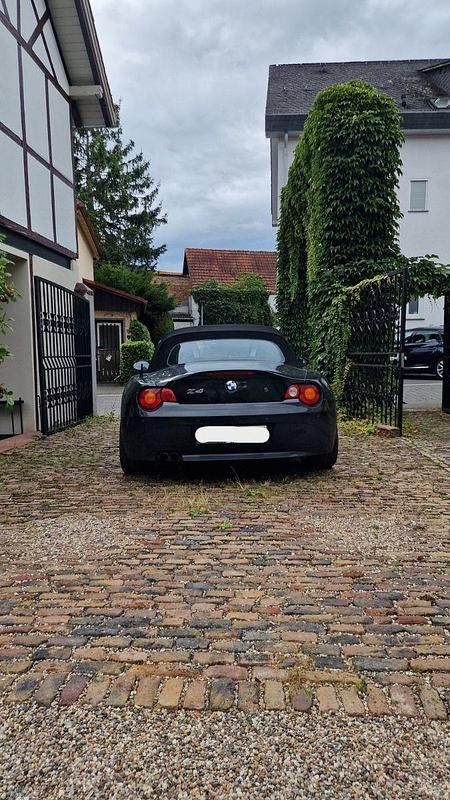 Gebraucht BMW Z4 Basis 231 PS (169 kW) 2004 Schwarz Cabrio