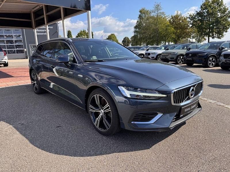 Gebraucht Volvo V60 Inscription 341 PS (250 kW) 2020 Blau Kombi