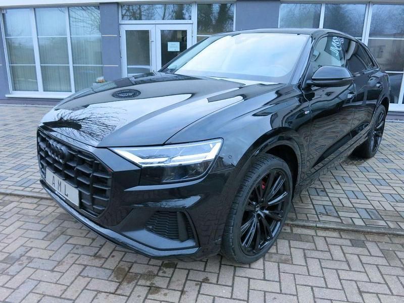 Gebraucht Audi Q8 S-Line 231 PS (169 kW) 2022 Mythosschwarz metallic SUV