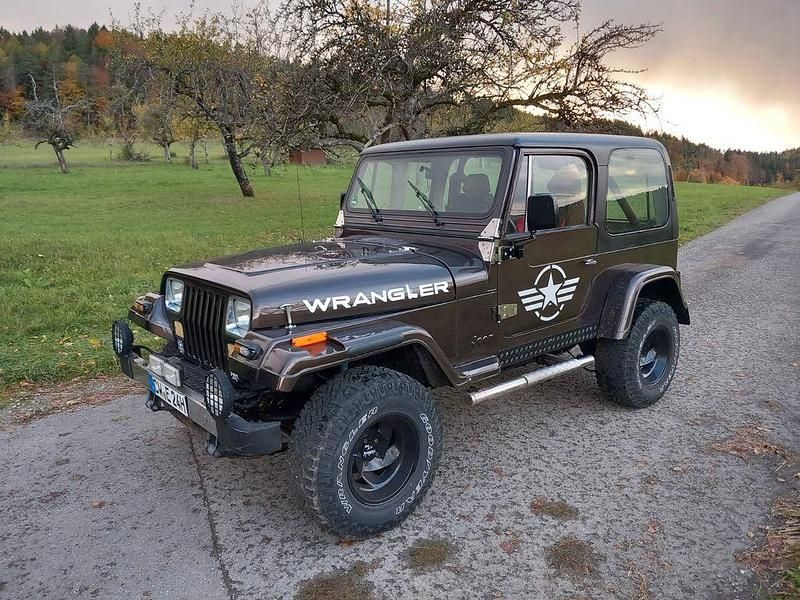 Braun Gebraucht 1991 Jeep Wrangler SUV | 16.900 € - Bild 1/4