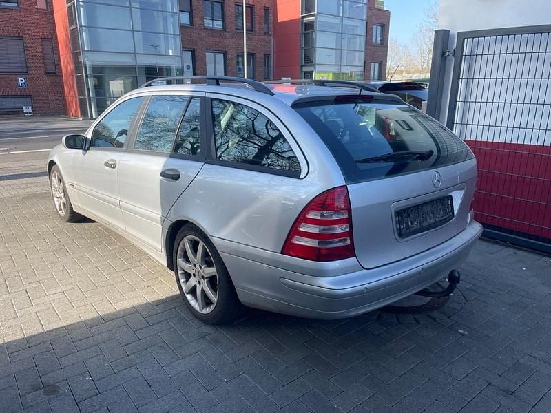 Gebraucht Mercedes C180 143 PS (105 kW) 2005 Silber Kombi
