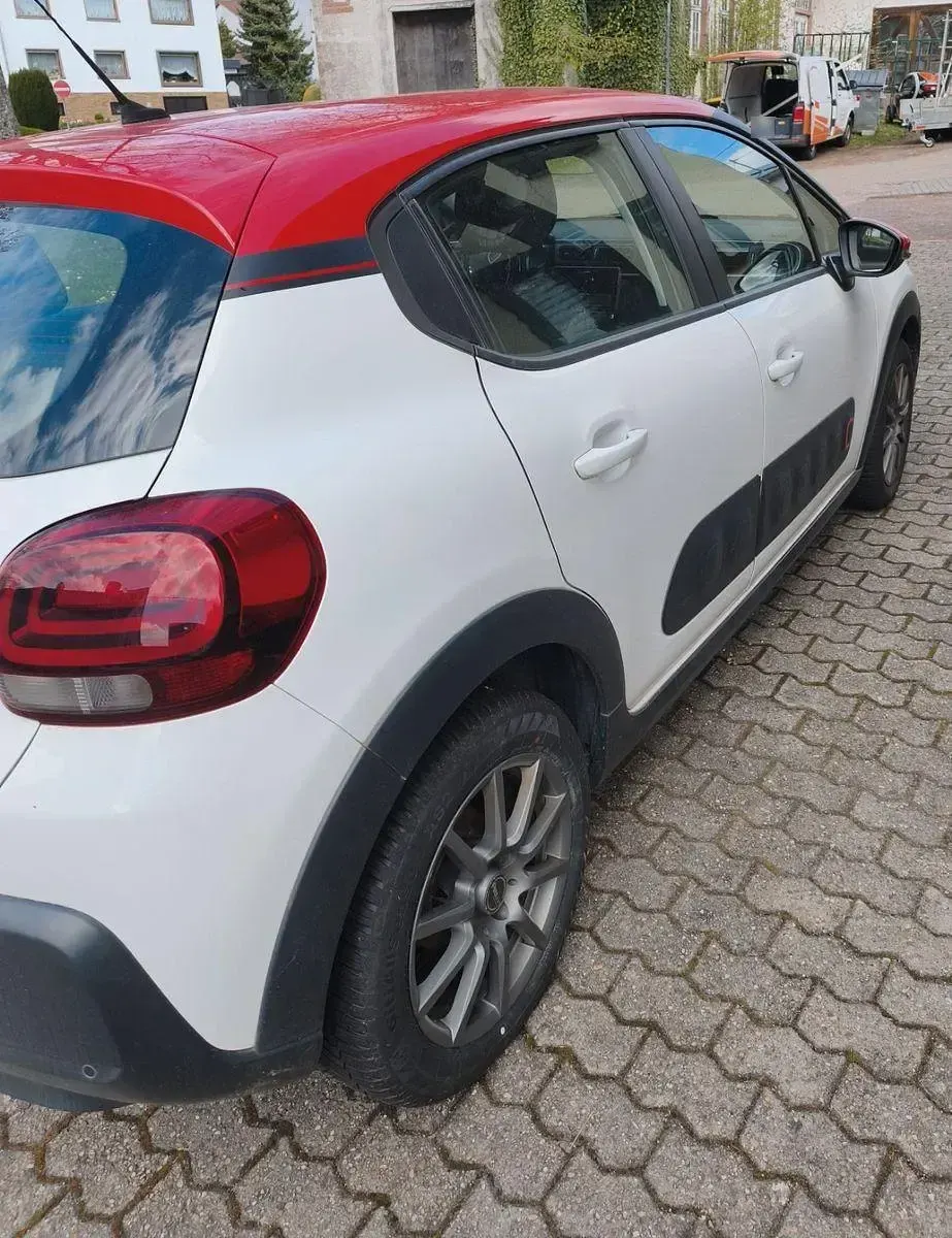 Gebraucht Citroën C3 Feel 83 PS (61 kW) 2018 Weiß Kleinwagen