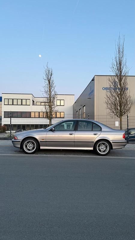 Gebraucht BMW 523 170 PS (125 kW) 1998 Silber Limousine