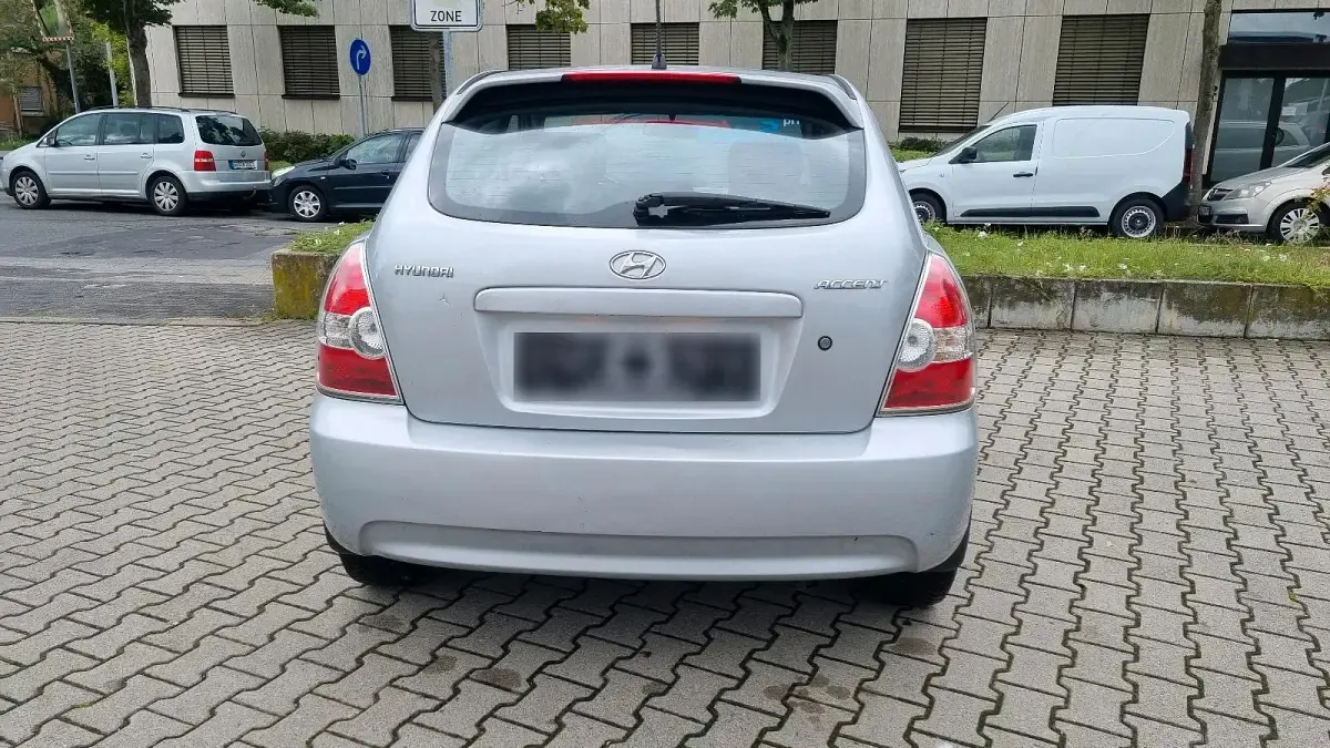 Gebraucht Hyundai Accent 97 PS (71 kW) 2007 Grau Kleinwagen