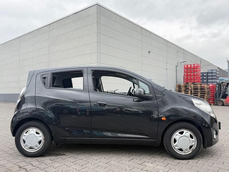 Second-hand Chevrolet Spark LS 68 CP (50 kW) 2010 Negru Hatchback