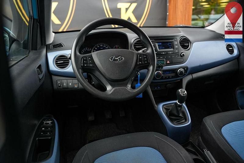 Gebraucht Hyundai i10 Comfort 67 PS (49 kW) 2015 Blau Kleinwagen
