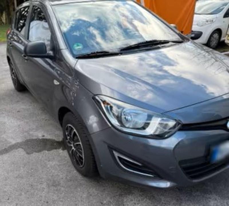 Gebraucht Hyundai i20 85 PS (62 kW) 2014 Kleinwagen