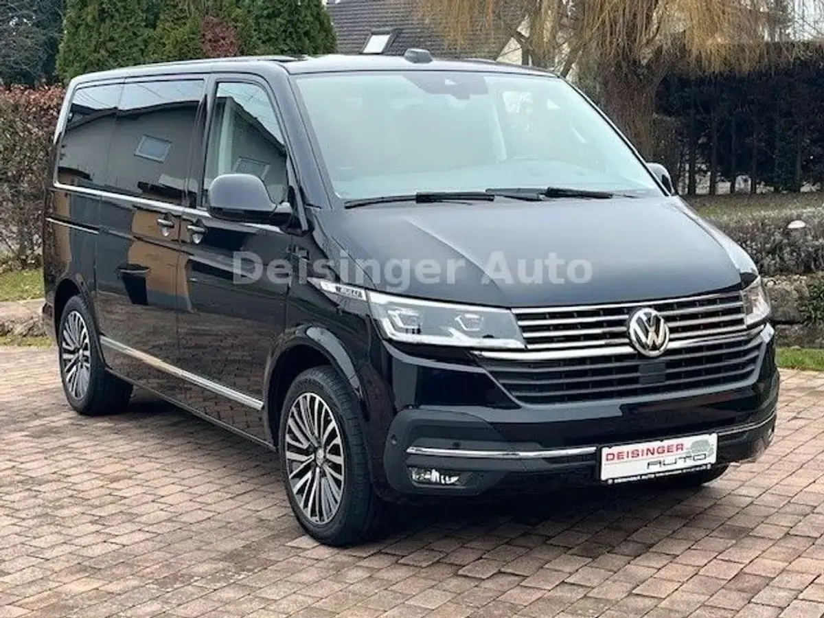 Gebraucht VW Multivan Highline 204 PS (150 kW) 2022 Deep black Van / Kleinbus