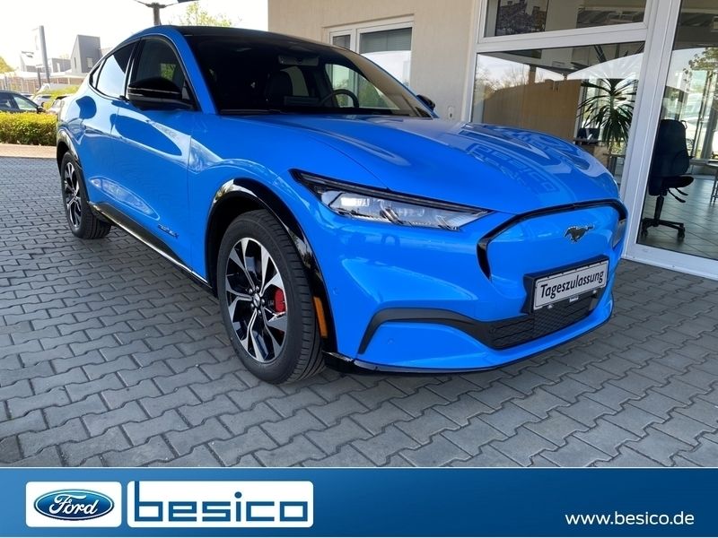 Grabber blue metallic Gebraucht 2023 Ford Mustang Mach-E SUV | 46.990 € (Teuer) - Bild 1/4
