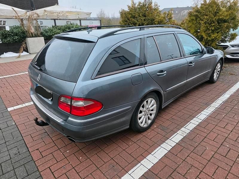 Gebraucht Mercedes E320 2007 Grau Kombi