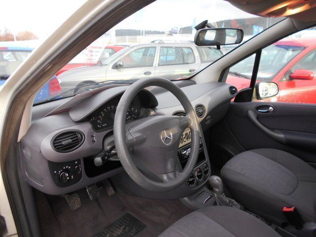 Gebraucht Mercedes A140 82 PS (60 kW) 2004 Silber metallic Limousine