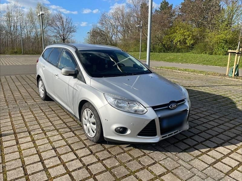Gebraucht Ford Focus Titanium 116 PS (85 kW) 2012 Silber Kombi