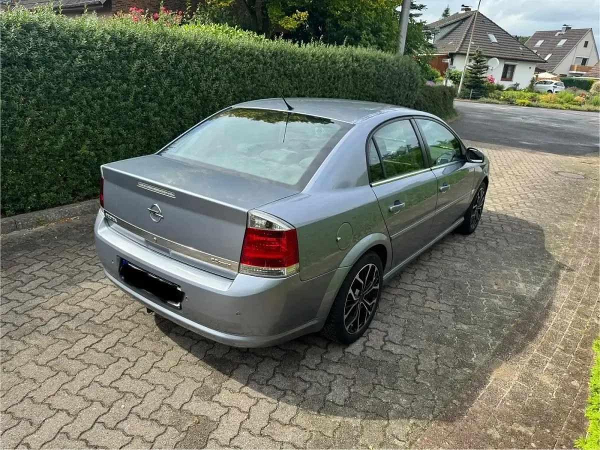 Second-hand Opel Vectra 155 CP (114 kW) 2006 Gri Berlinǎ