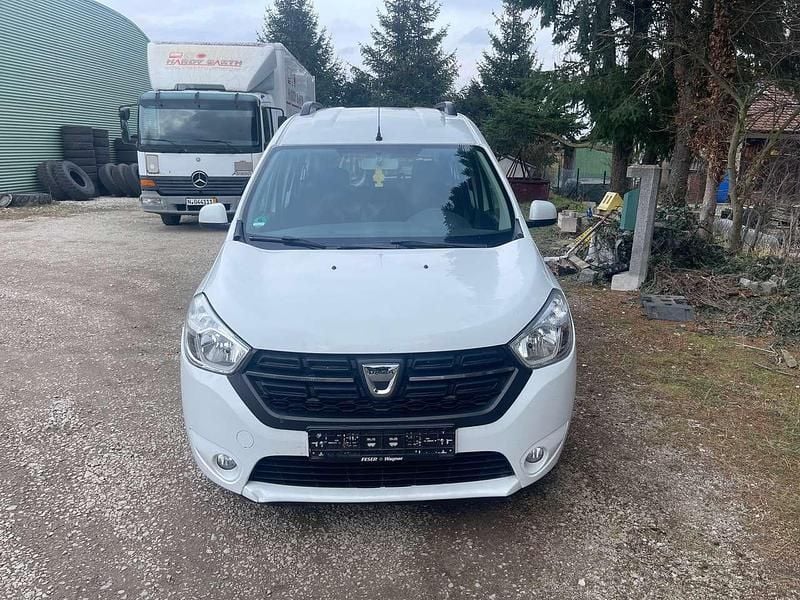 Gebraucht Dacia Dokker 116 PS (85 kW) 2017 Weiß Van / Kleinbus