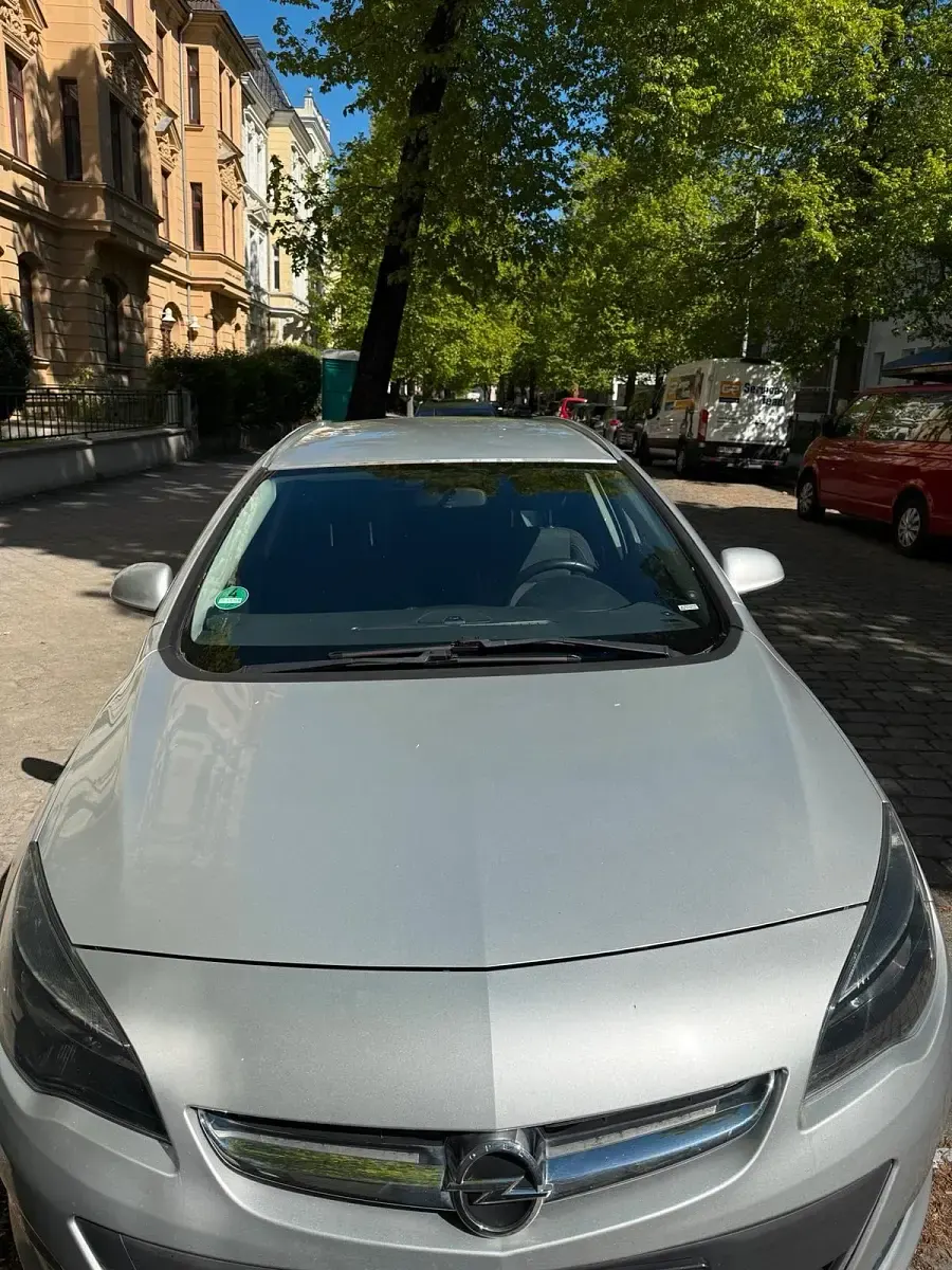 Gebraucht Opel Astra 110 PS (80 kW) 2013 Grau Kombi