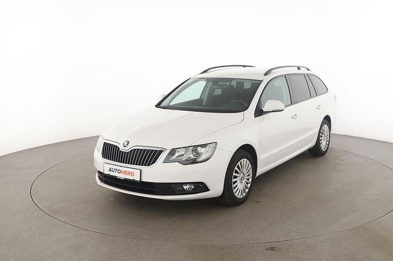 Weiß Gebraucht 2015 Skoda Superb Active Kombi | 13.930 € (Superpreis) - Bild 1/3