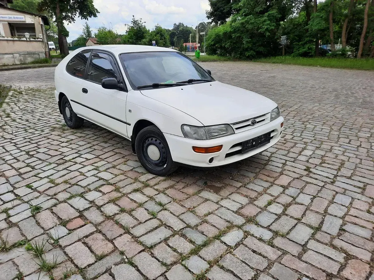 Gebraucht Toyota Corolla 140 PS (102 kW) 1993 Weiß Limousine
