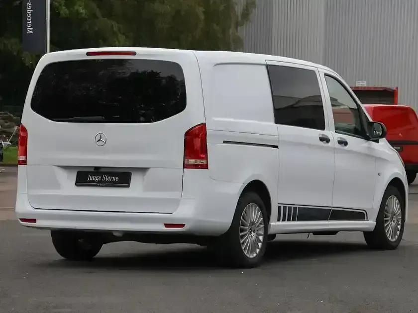 Gebraucht Mercedes Vito 163 PS (119 kW) 2022 Weiß Van
