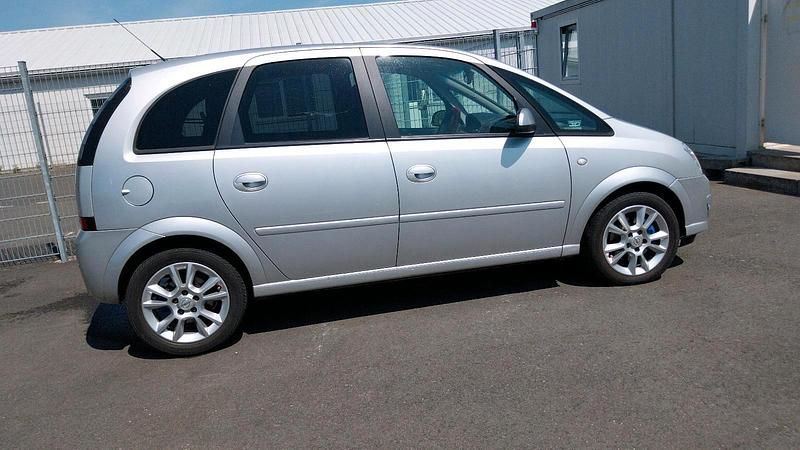 Gebraucht Opel Meriva 100 PS (73 kW) 2008 Silber Van / Kleinbus