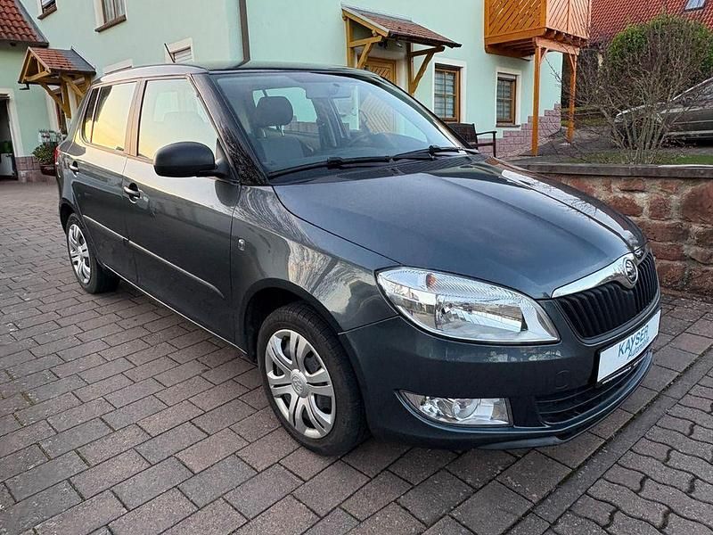 Gebraucht Skoda Fabia Active 69 PS (50 kW) 2015 Grau Limousine