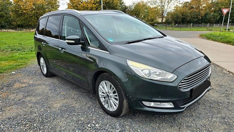 Grün Gebraucht 2016 Ford Galaxy Titanium Van / Kleinbus | 14.400 € (Guter Preis) - Bild 1/4