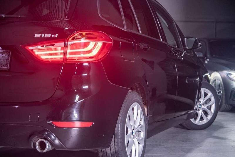 Gebraucht BMW 218 150 PS (110 kW) 2022 Schwarz ii/bonnet fluid black Van / Kleinbus