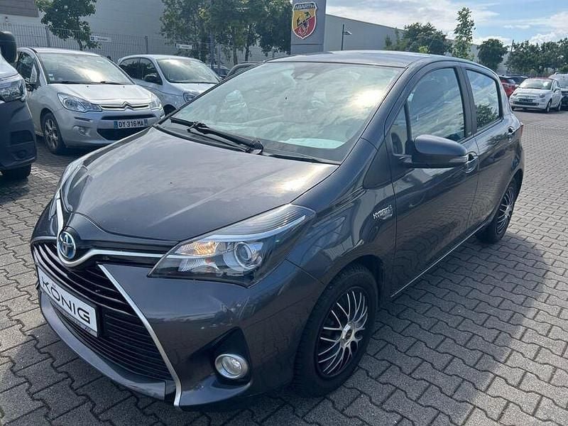 Marlingrau Gebraucht 2016 Toyota Yaris Hybrid Kleinwagen | 11.997 € (Guter Preis) - Bild 1/4