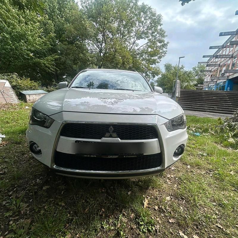 Gebraucht 2011 Mitsubishi Outlander SUV | 2.990 € (Superpreis) - Bild 1/4