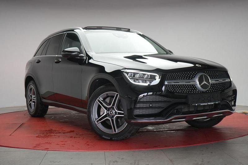 Schwarz Gebraucht 2022 Mercedes GLC200 AMG line SUV | 40.490 € (Superpreis) - Bild 1/4