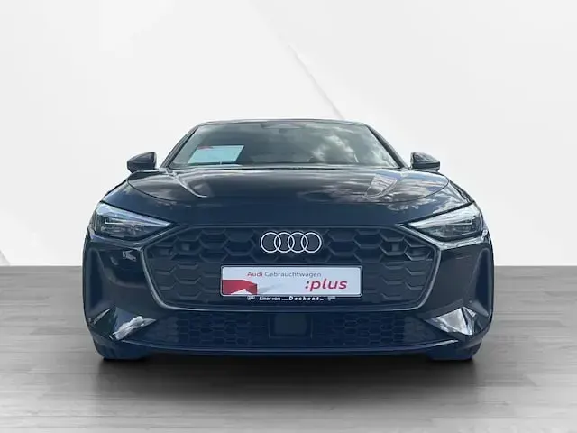 Gebraucht Audi A5 Sport 204 PS (150 kW) 2025 Mythosschwarz metallic Limousine