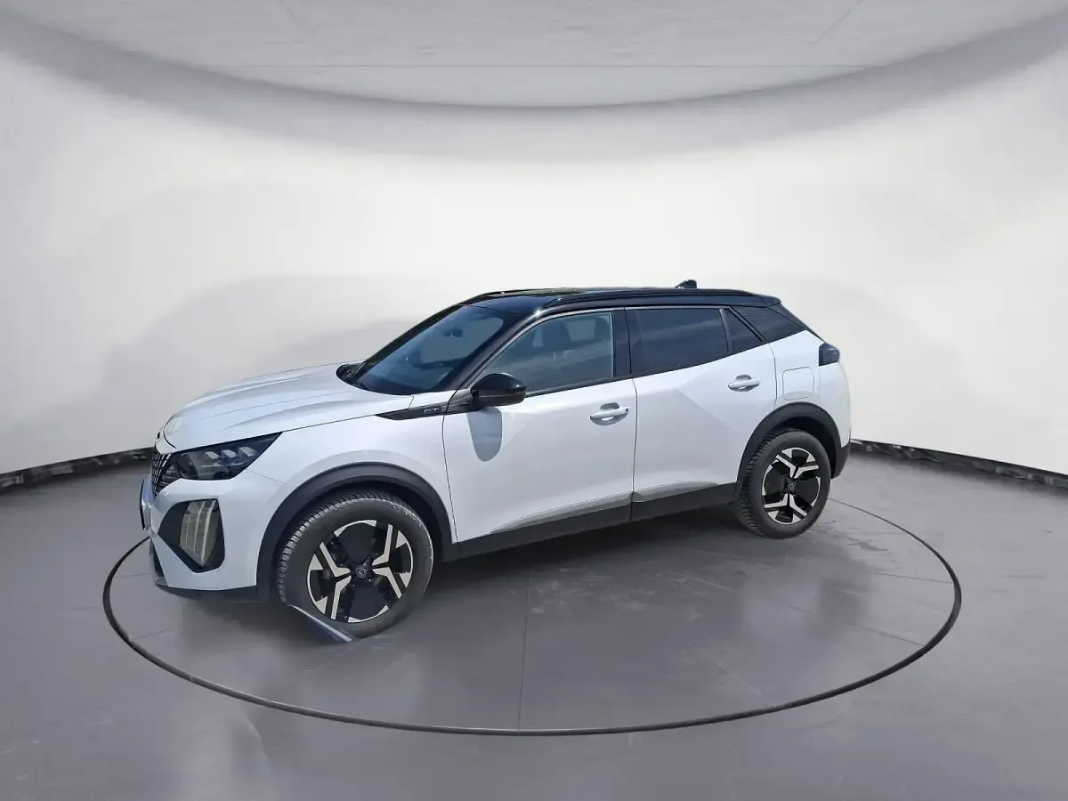 Gebraucht Peugeot 2008 GT 131 PS (96 kW) 2024 Weiß SUV
