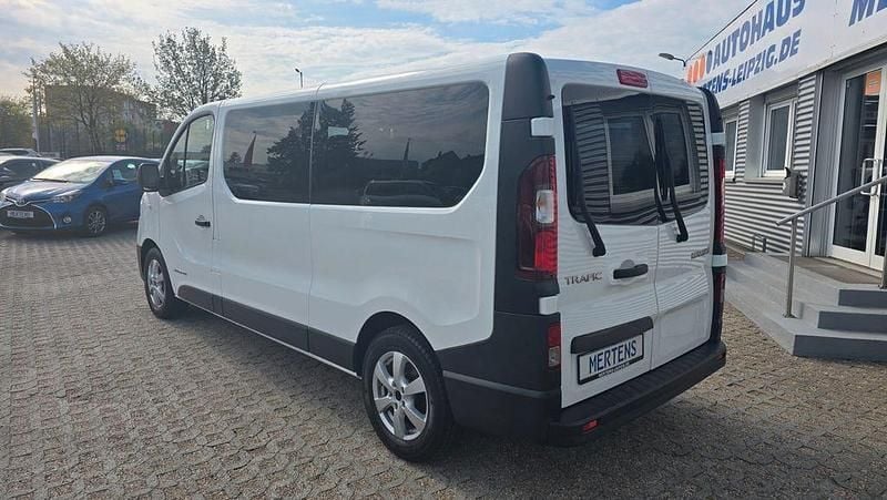 Gebraucht Renault Trafic Expression 125 PS (91 kW) 2016 Weiß Van / Kleinbus