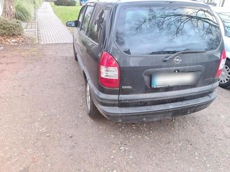 Gebraucht Opel Zafira 147 PS (108 kW) 2001 Schwarz Van / Kleinbus